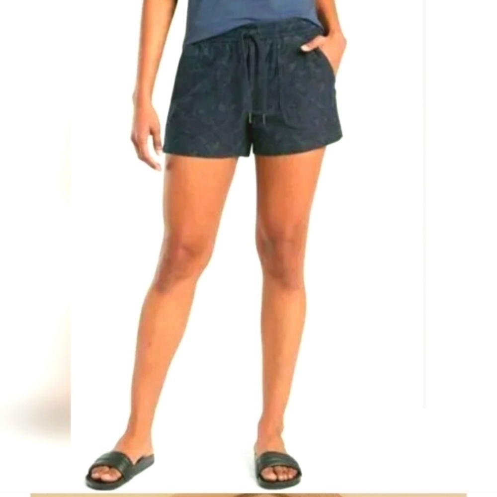 Athleta Camo Farallon Shorts Sz 14 High Rise Drawstring Pockets